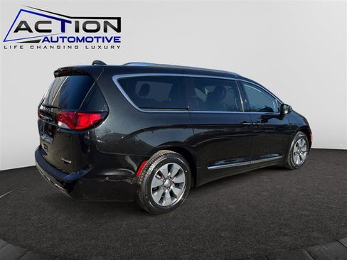 Used 2019 Chrysler Pacifica Limited w/ Advanced Safetytec Group image 8