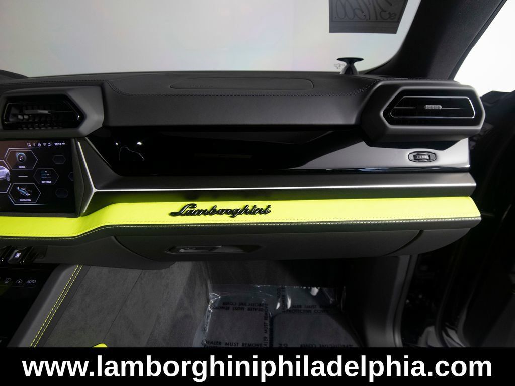 Used 2026 Lamborghini Urus S AWD/4WD image 36
