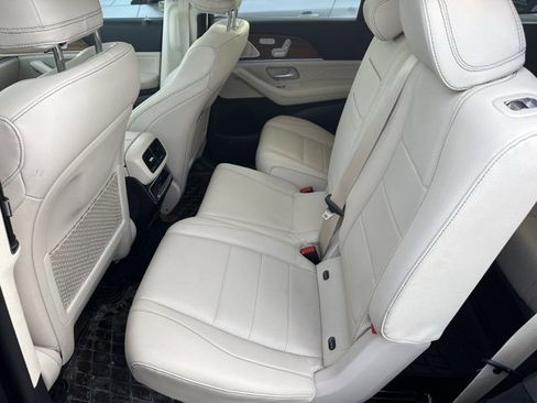 Used 2023 Mercedes-Benz GLS 450 4MATIC image 11