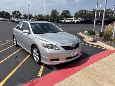 Used 2008 Toyota Camry SE FWD image 3