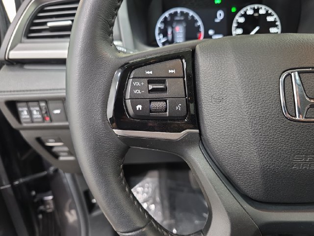 Used 2025 Honda Odyssey EX-L image 17
