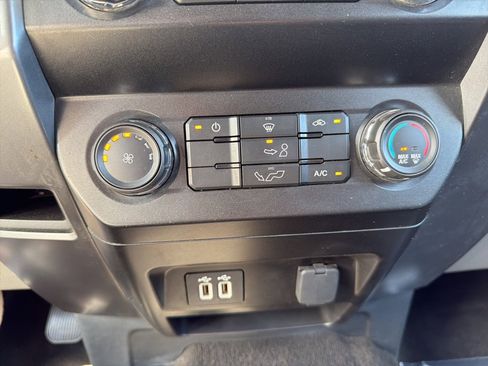 Used 2020 Ford F150 XLT image 22