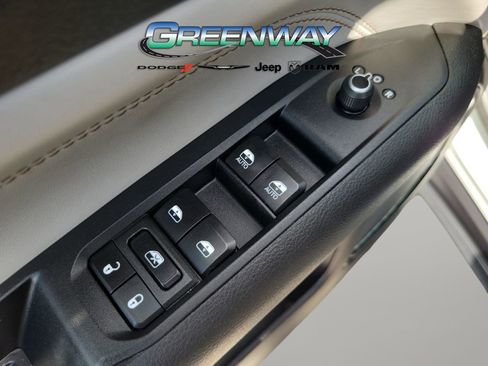 Used 2024 Jeep Compass Limited AWD/4WD image 13