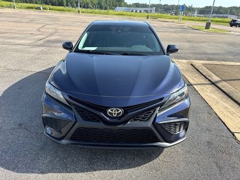 Used 2021 Toyota Camry SE FWD image 2