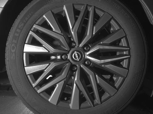 Used 2025 Nissan Altima 2.5 SV image 15