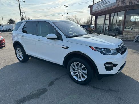 Used 2018 Land Rover Discovery Sport HSE AWD/4WD image 21