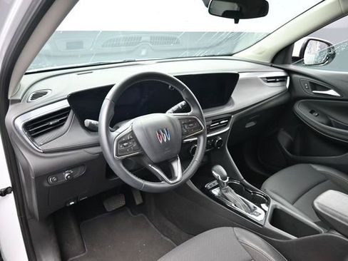 Used 2025 Buick Encore GX Preferred AWD/4WD image 18