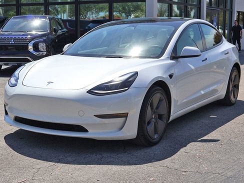 Used 2023 Tesla Model 3 Standard Range image 8