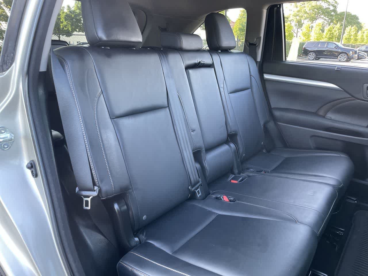 Used 2015 Toyota Highlander XLE AWD/4WD image 15