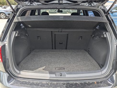 Used 2018 Volkswagen GTI SE FWD image 15
