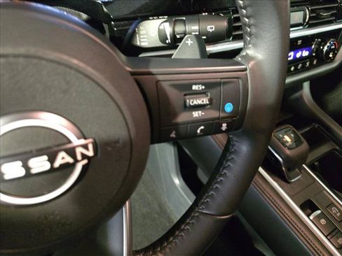 Used 2025 Nissan Pathfinder SV AWD/4WD image 21