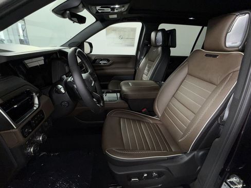 New 2026 GMC Yukon XL Denali Ultimate AWD/4WD image 13
