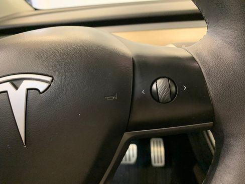 Used 2023 Tesla Model Y Performance AWD/4WD image 23