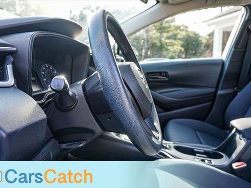 Used 2023 Toyota Corolla LE image 31