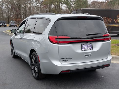 New 2026 Chrysler Pacifica Select image 7