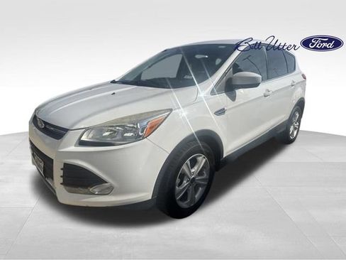 Used 2016 Ford Escape SE FWD image 1