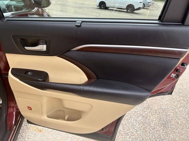 Used 2015 Toyota Highlander Limited AWD/4WD image 20