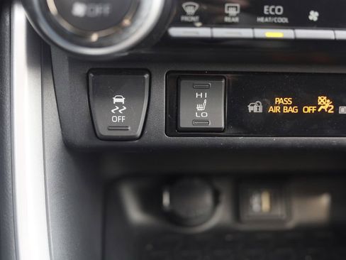 Used 2024 Toyota RAV4 XLE w/ Convenience Package image 25