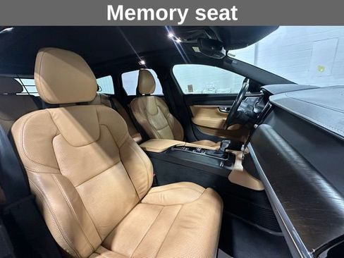 Used 2017 Volvo V90 T6 Cross Country image 17