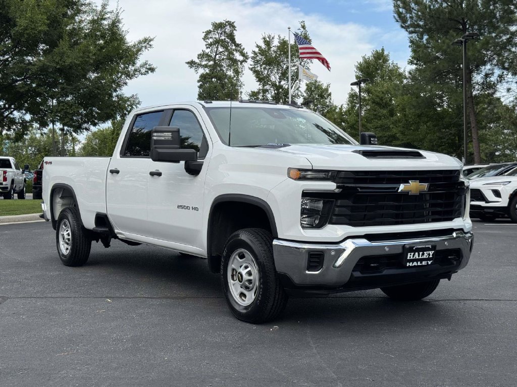 Used 2025 Chevrolet Silverado 2500 W/T w/ WT/CX Safety Package AWD/4WD image 2