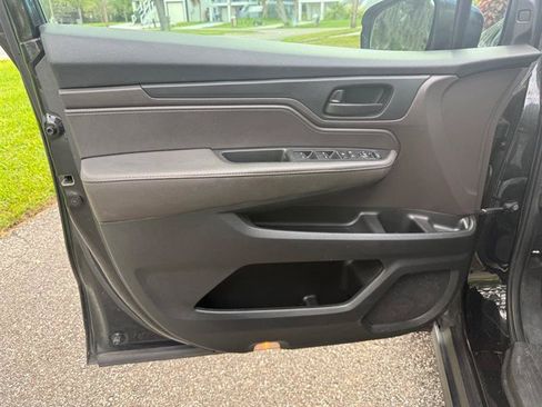 Used 2019 Honda Odyssey EX image 11