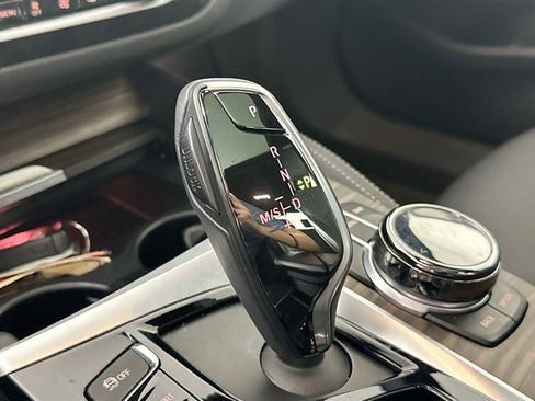 Used 2018 BMW M550i xDrive image 17