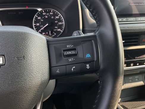 Used 2025 Nissan Rogue SV FWD image 35