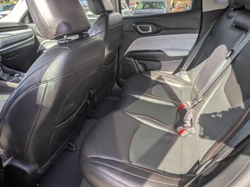 Used 2022 Jeep Compass Latitude image 21