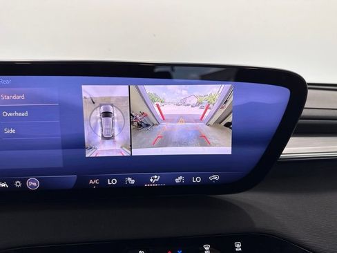 Used 2025 Buick Enclave Preferred AWD/4WD image 35