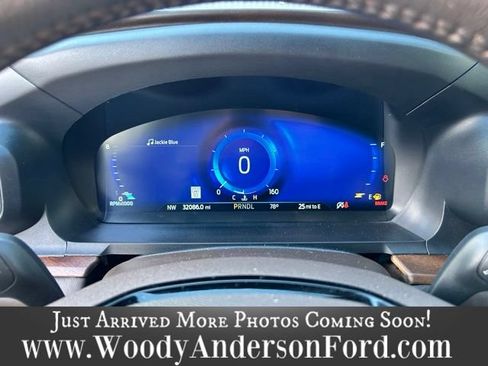 Used 2022 Ford Explorer King Ranch w/ Premium Technology Package AWD/4WD image 10