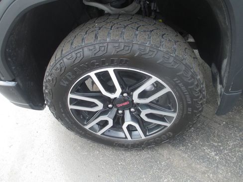 Used 2023 GMC Sierra 1500 AT4 w/ AT4 Premium Package AWD/4WD image 15