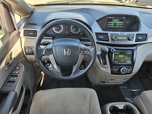 Used 2017 Honda Odyssey SE image 25