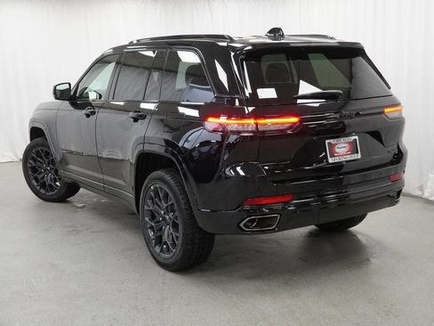 New 2025 Jeep Grand Cherokee Summit w/ Obsidian Package image 13