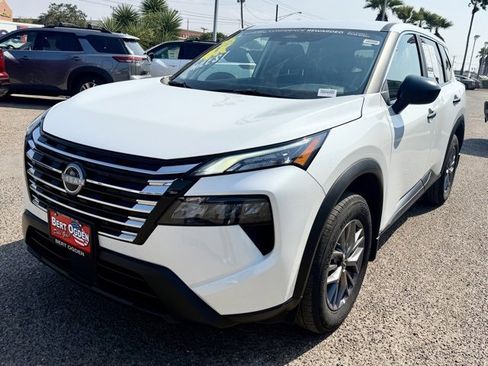 Certified 2025 Nissan Rogue S image 3