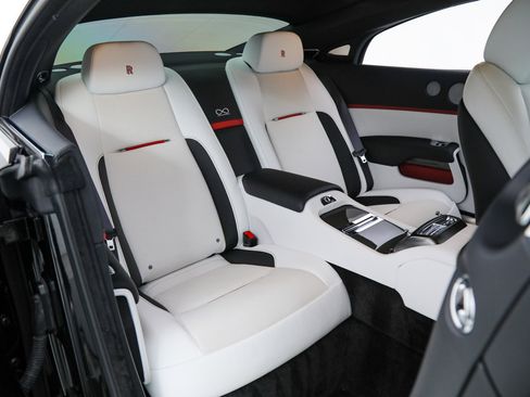 Used 2021 Rolls-Royce Wraith RWD image 28