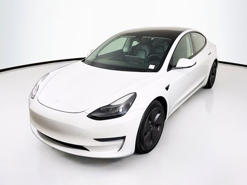 Used 2021 Tesla Model 3 Standard Range Plus RWD image 3