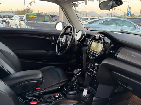 Used 2018 MINI Cooper 2-Door Hardtop FWD image 28