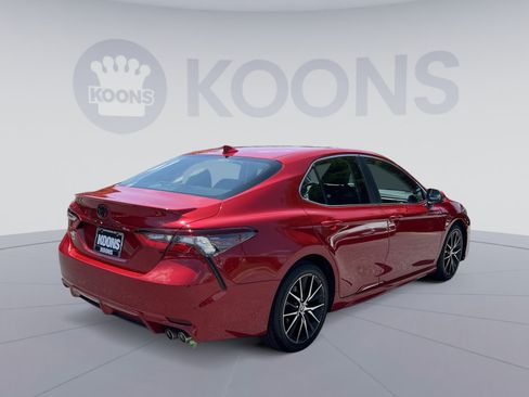 Used 2021 Toyota Camry SE FWD image 7