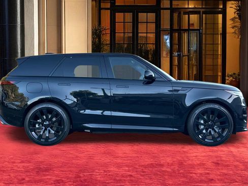 New 2026 Land Rover Range Rover Sport Dynamic SE image 9