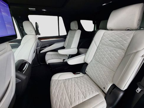 Used 2025 Cadillac Escalade Sport Platinum AWD/4WD image 22