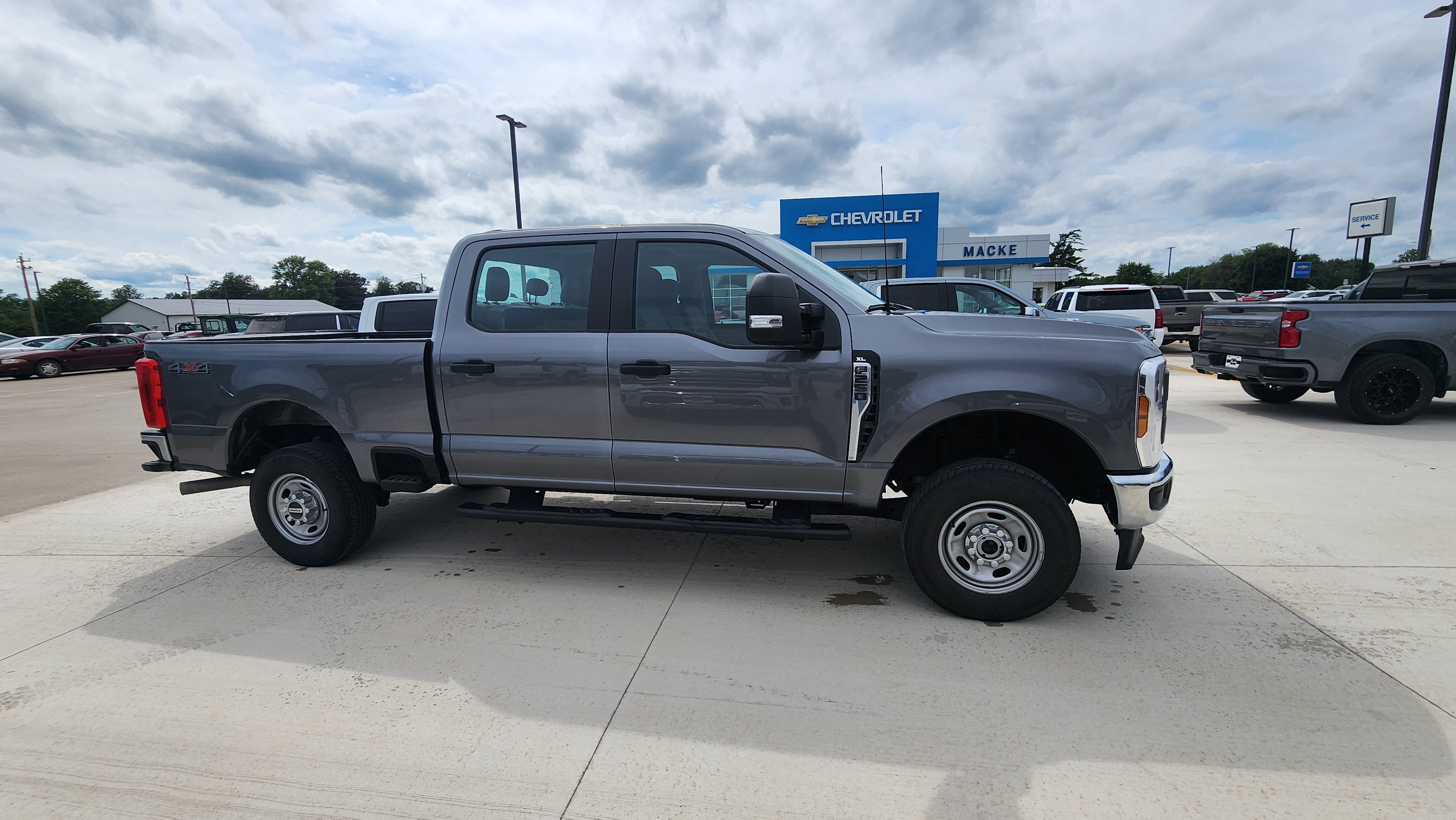 Used 2024 Ford F250 XL w/ Snow Plow Prep Package AWD/4WD image 4