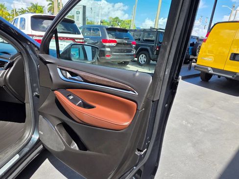 Used 2018 Buick Enclave Avenir w/ Avenir Technology Package image 12