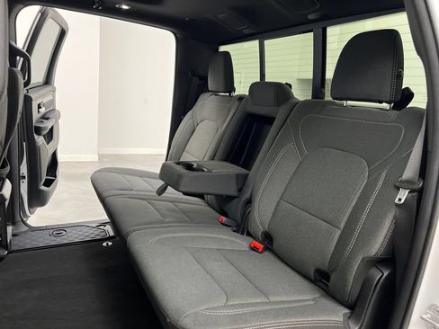 Used 2023 RAM 1500 Big Horn AWD/4WD image 16