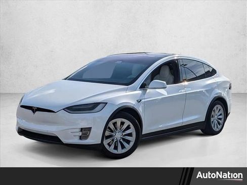 Used 2018 Tesla Model X 75D image 1