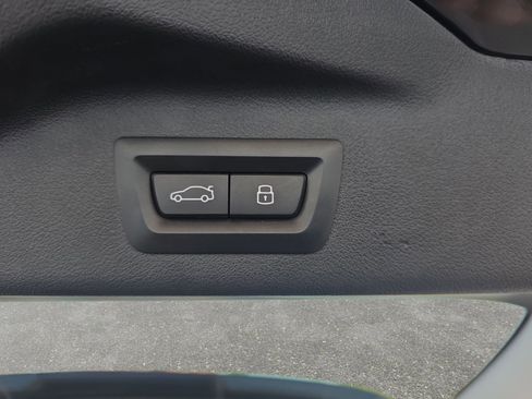 Used 2025 BMW X7 xDrive40i AWD/4WD image 13