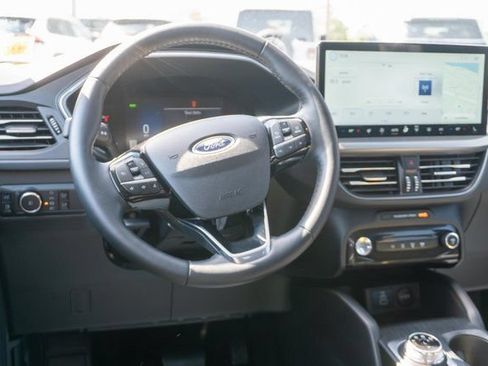 Used 2025 Ford Escape SE FWD image 15