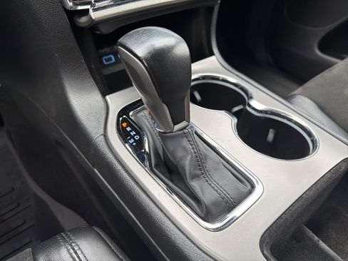 Used 2021 Jeep Grand Cherokee Laredo X AWD/4WD image 15