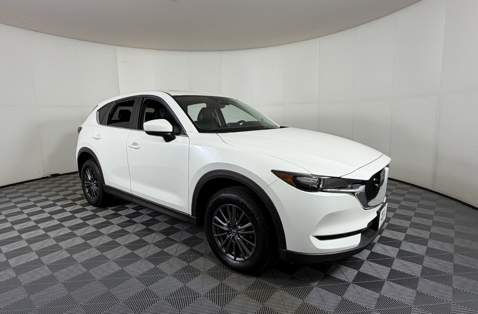 Used 2020 MAZDA CX-5 Touring FWD image 1