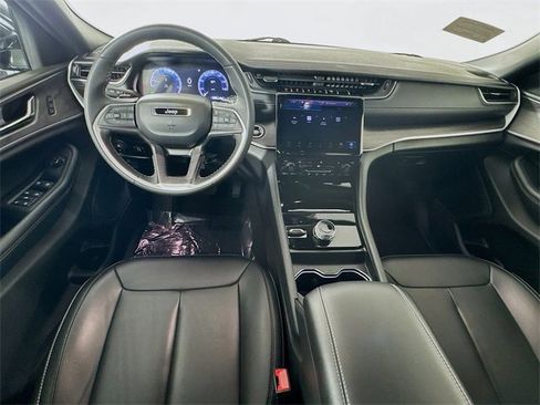 Used 2024 Jeep Grand Cherokee L Limited image 23