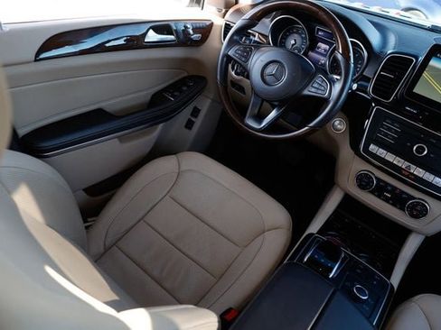 Used 2017 Mercedes-Benz GLS 550 4MATIC image 25